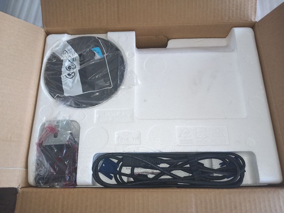 Monitor Samsung 943 NW