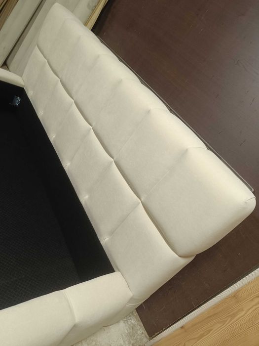 Łóżko tapicerowane kafelki puchate na wymiar grubsze ramy