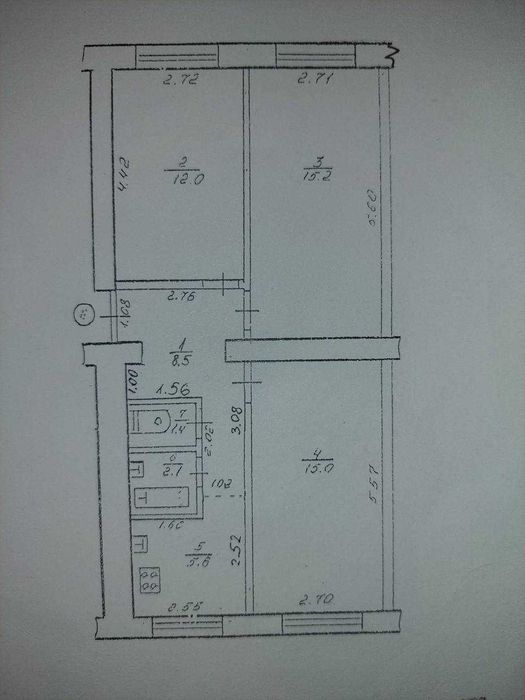 продається 3-кім квартира в пригороді. с.Микитинці.