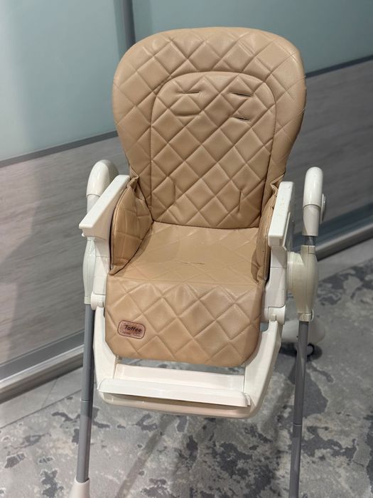 Стільчик для годування Carrello Toffee