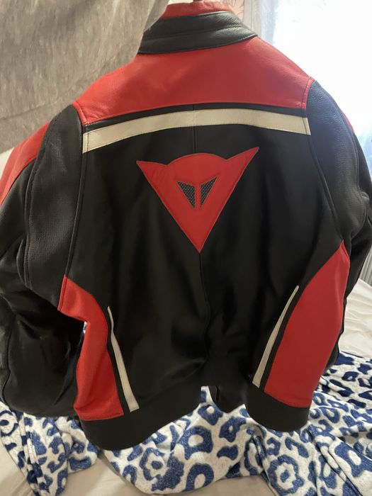 Casaco dainese tamanho 56/XL como novo