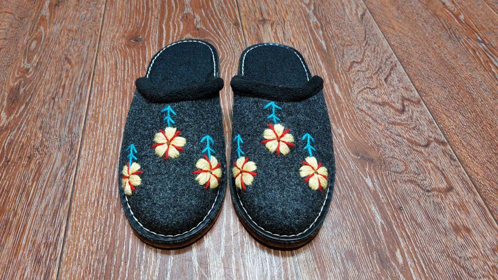 Pantofle filcowe damskie