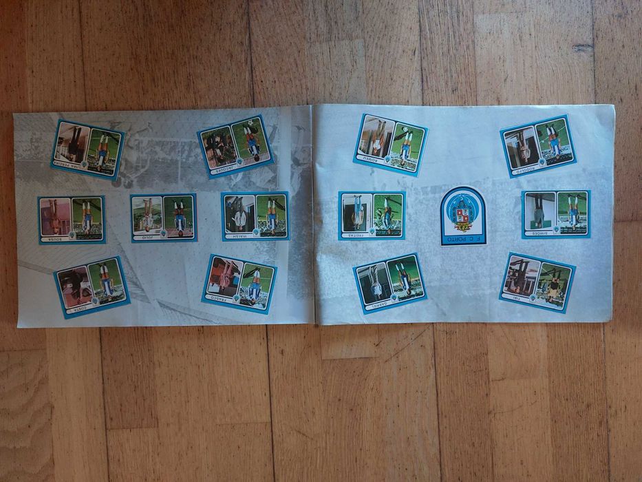Caderneta de cromos "Futebol 81-82" - Completa