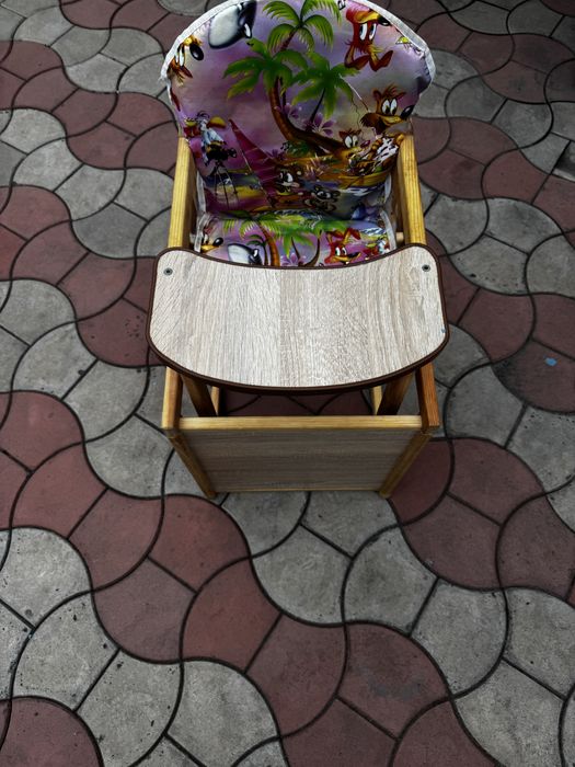 Столик со стульчиком для кормления