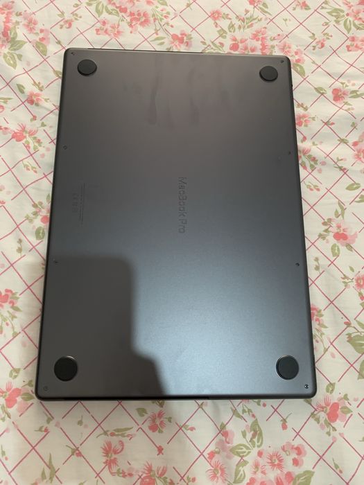MacBook Pro 16” M4 Pro | 24 GB RAM | 1,5 TB de armazenamento | 2.300 €