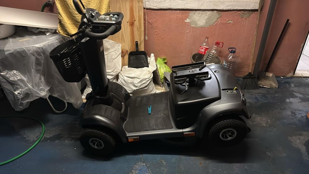 SCOTTER electrica nova 500€