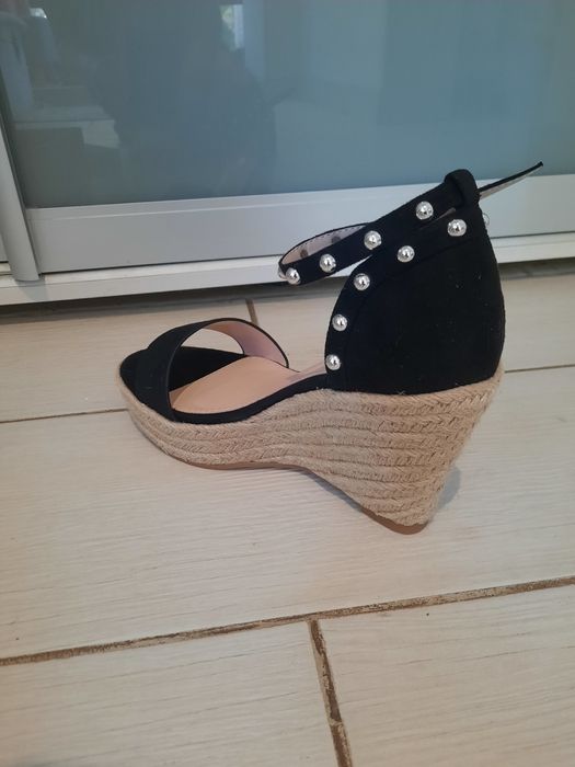 Босоножки 38 размера