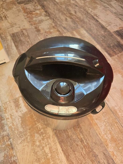 Мультиварка ROTEX RMC503-B