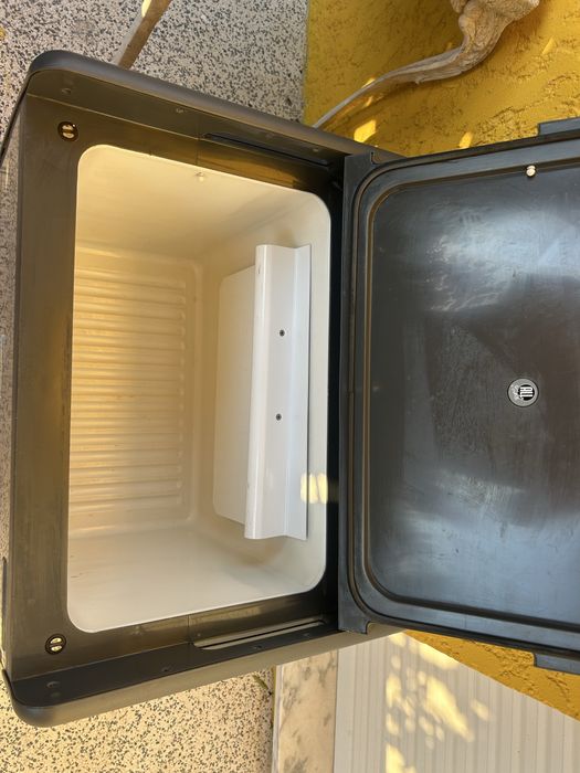 Frigorífico Portátil Trivalente All Ride 45L (Gás / 230V / 24V)