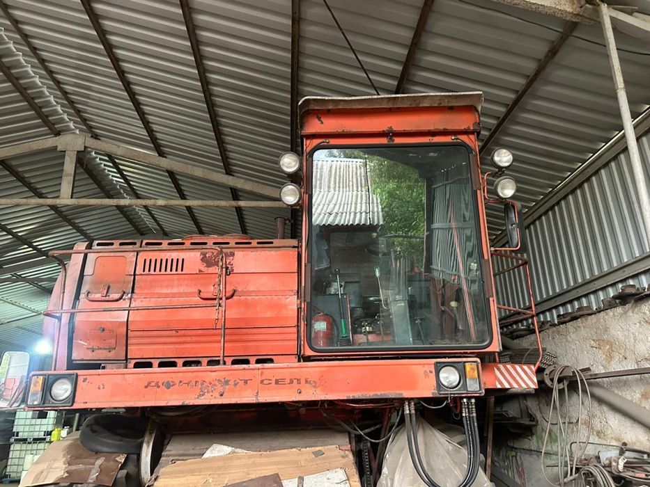 Комбайн Дон 1500