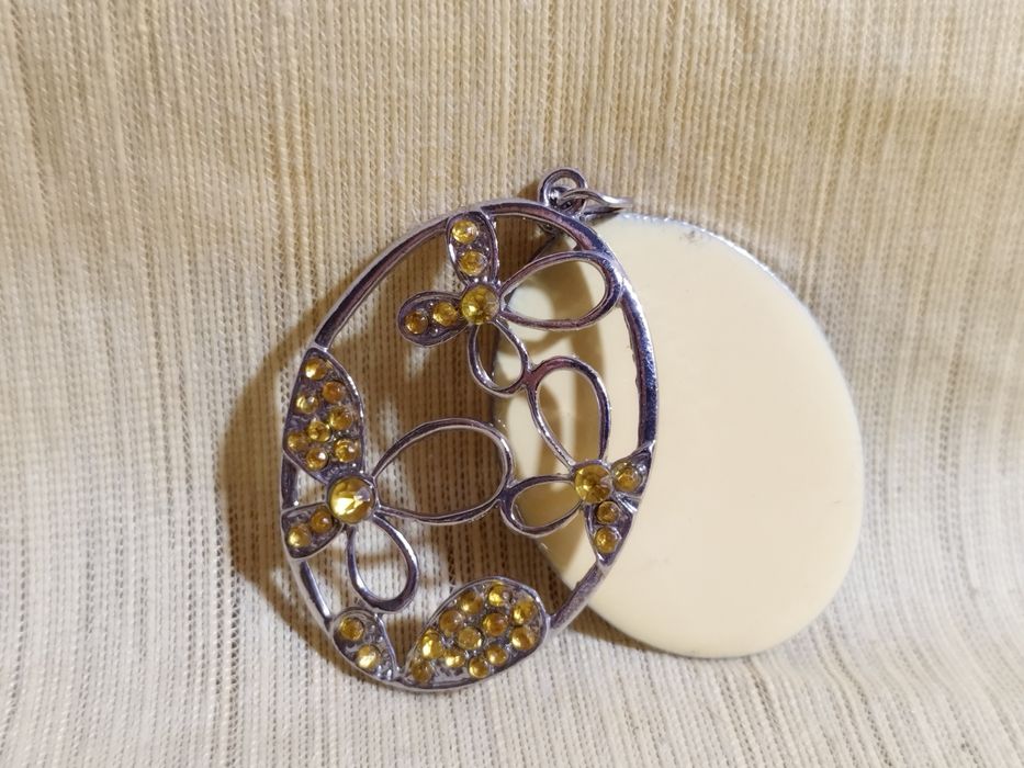 Wisiorek "2 w 1" / Metaloplastyka plus szkiełka/ Nowy