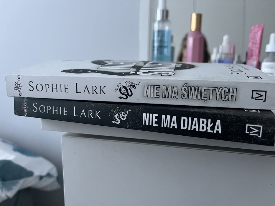 Nie ma świętych, nie ma diabła Sophie Lark