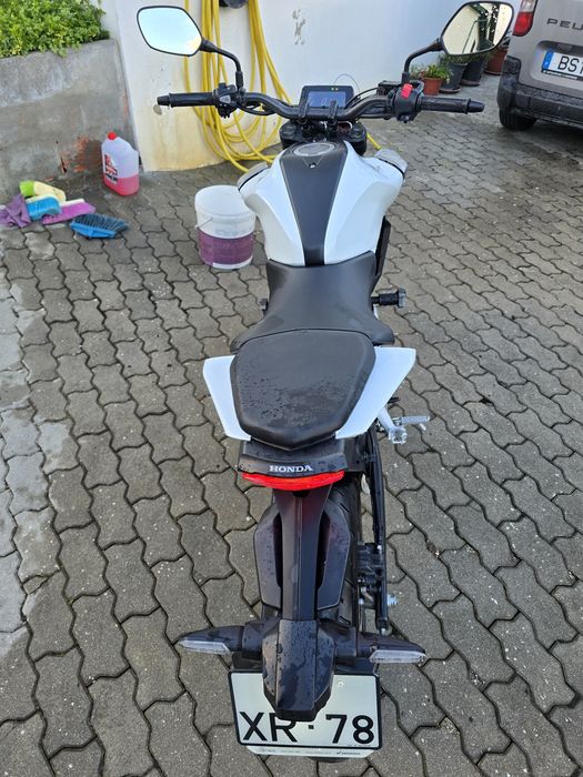 Honda CB125R  impecável