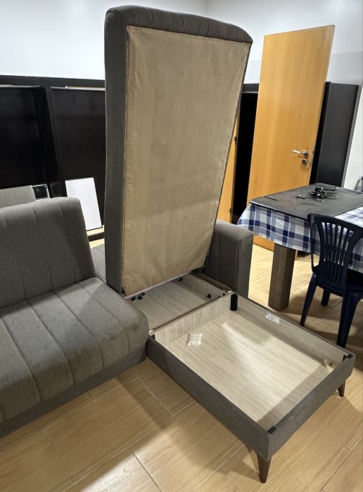 Sofá chaise longue com arrumação