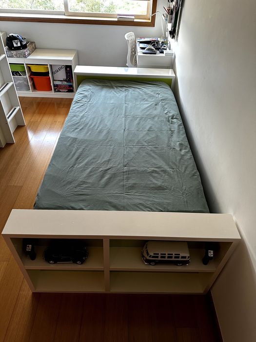 Cama Individual com Gavetas