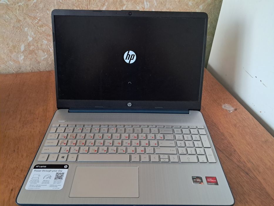 HP Laptop 15s-eq2000 – AMD Ryzen 5 / 16 ГБ / SSD / Radeon Graphics