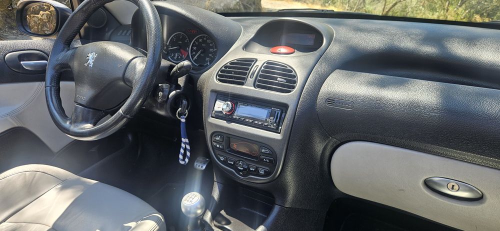 Peugeot 206 cc 1.6 hdi 90€/Mês