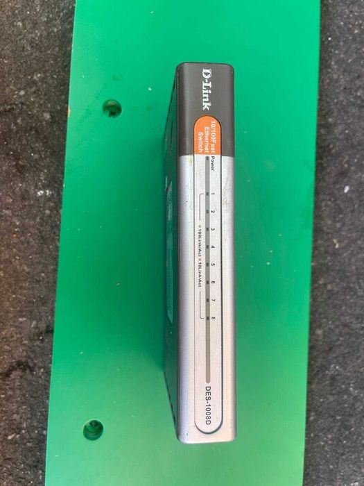 D-Link DES-1008D Коммутатор неуправляемый 8-портовый 100Мбит