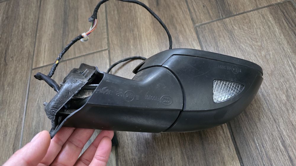 Lusterko Touran 1T3 prawe 9pin.