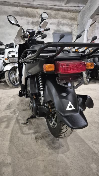 Мопед Yamaha  Gear UA08 з контейнера