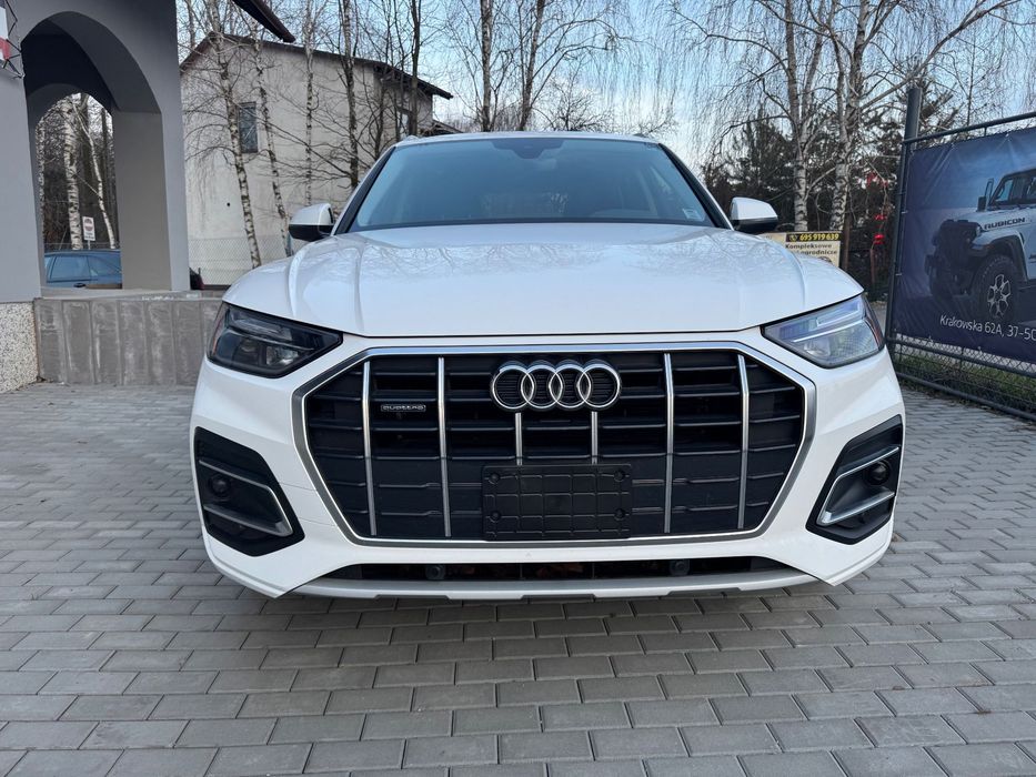 Audi Q5 2021r 2.0 TFSI Quatro - Radar kamera cofania
