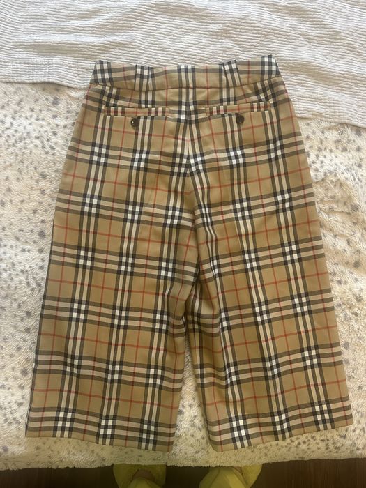 Шорты женские Burberry