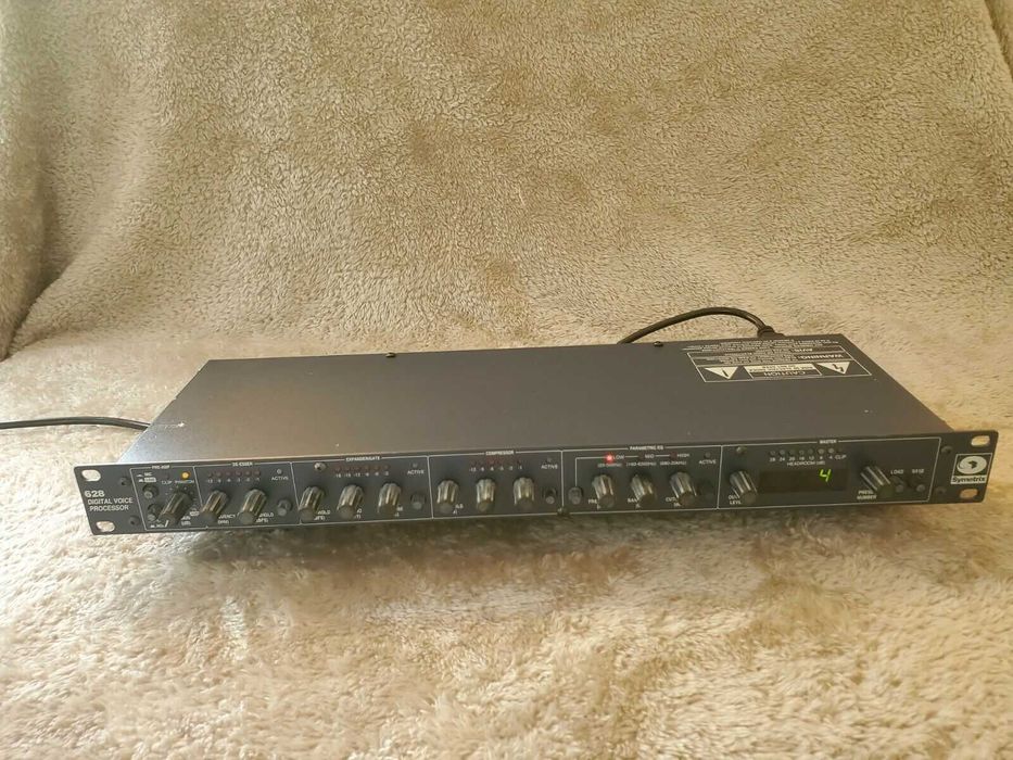 Вокальный процессор Symetrix 628