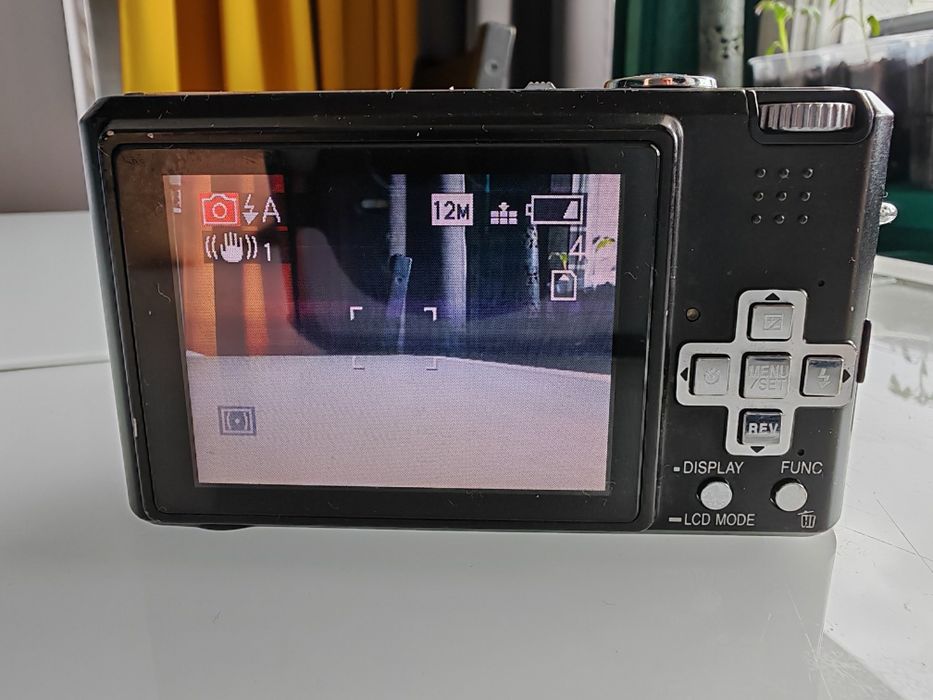 Panasonic DMC-FX100 aparat