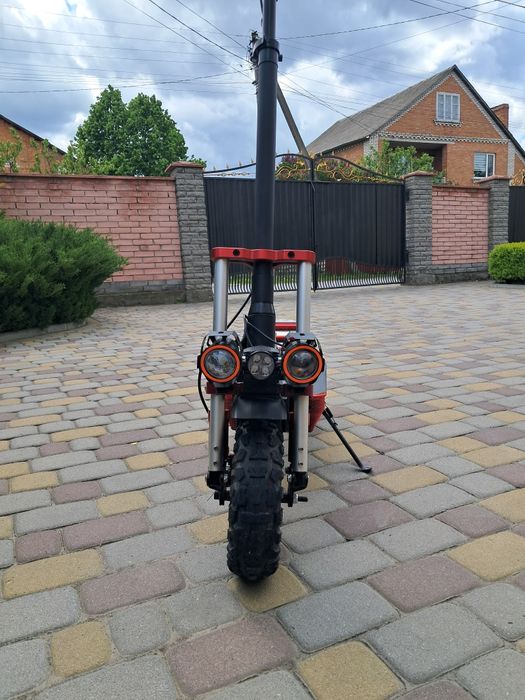 Електросамокат GIANT Outlander M11