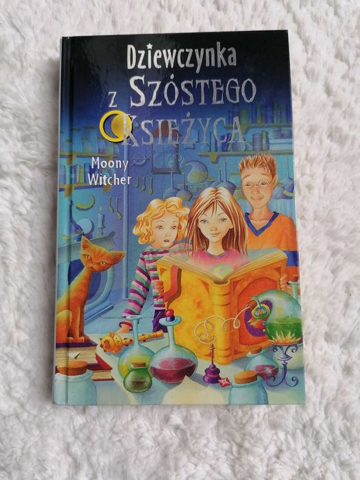 Dziewczynka z Szóstego Księżyca Moony Witcher