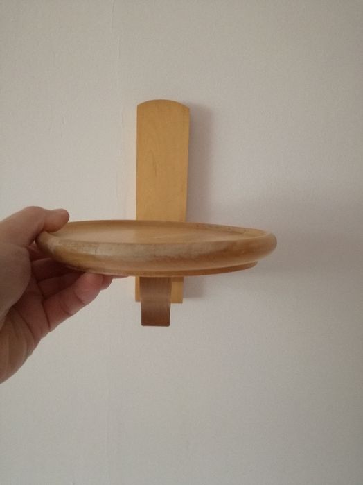 Drewniany stojak na kwiaty