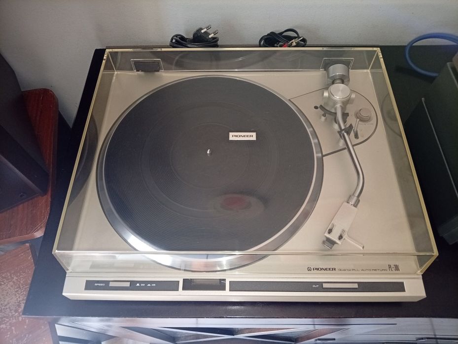 Gira discos Pioneer PL 300