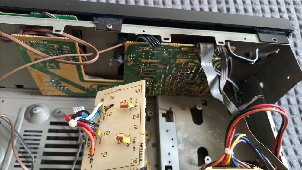 Akai AM 57 na części