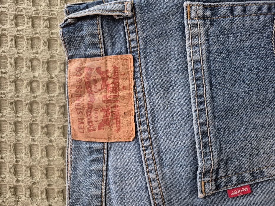 Джинси левайс 32/32/  511