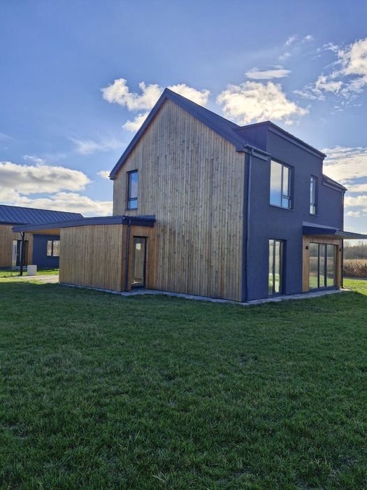 Продам будинок в селі Красилівка  КМ Mulberry