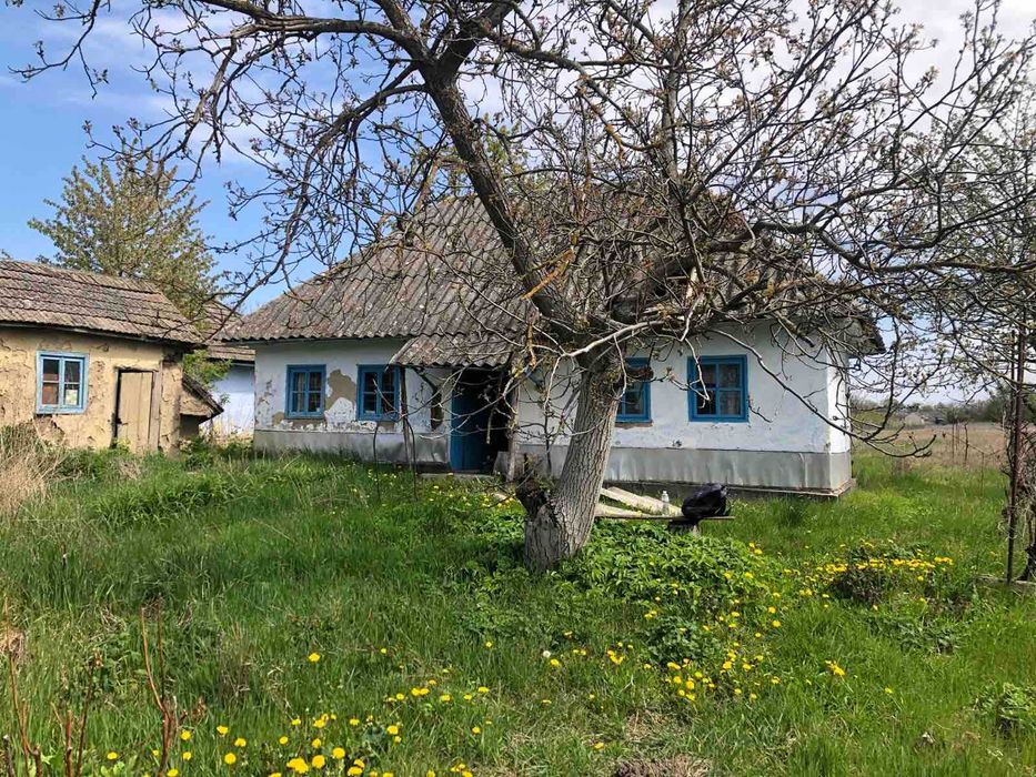 Продаж земельної ділянки під будівництво та осг.