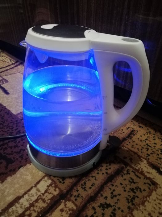 Электрочайник продам