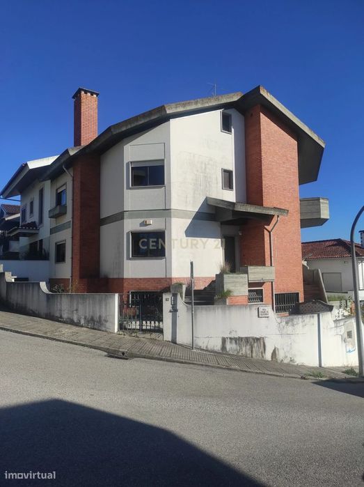 Moradia com grande potencial no centro de Leiria