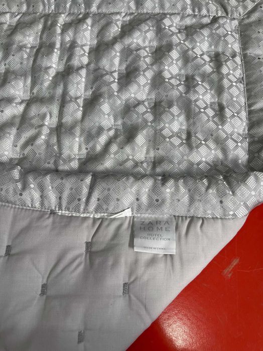 Caminho de cama de estilo cinza Zara Home 215X66cm Preço 15€