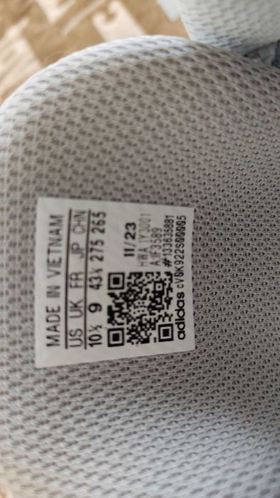 Продам кросівки-Adidas Falcon -43(EUR) наш-42.Нові. Оригінал.