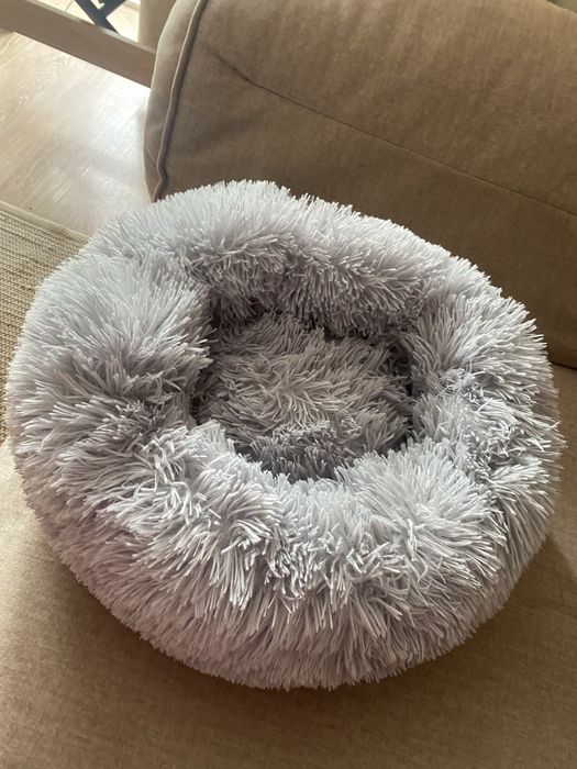 Лежанка для кота нова