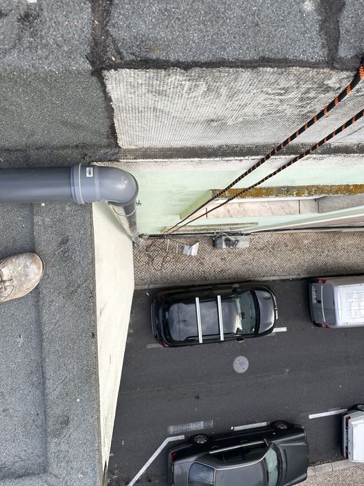 Reparar caleiras e algeroz