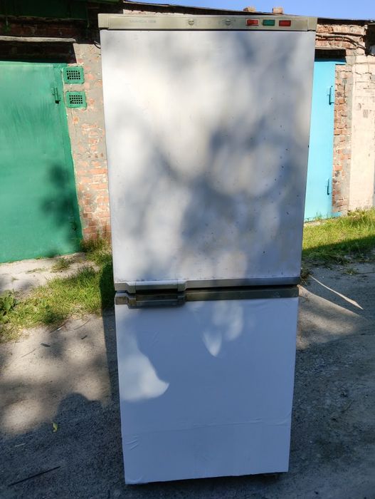 Холодильник белый