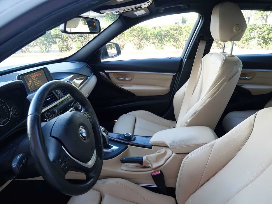 BMW 330i      2017