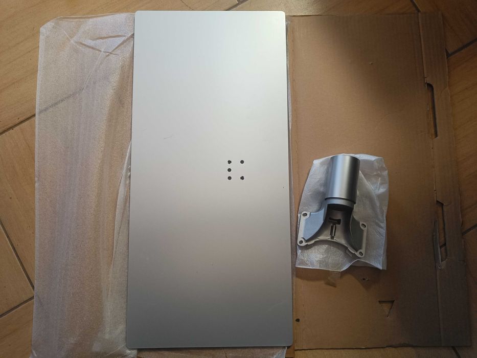 Podstawa telewizora Loewe Bild.