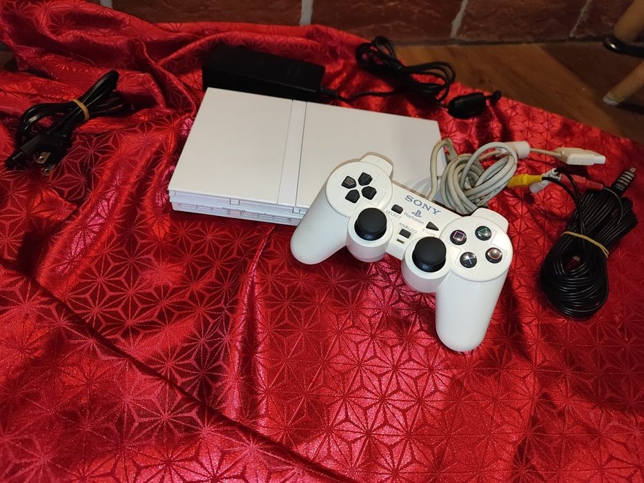 PlayStation 2 slim white