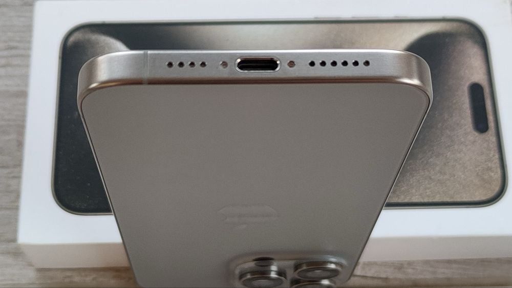 Apple iPhone 15 Pro Max A3105, Natural Titanium, 256Gb, батарея 85%