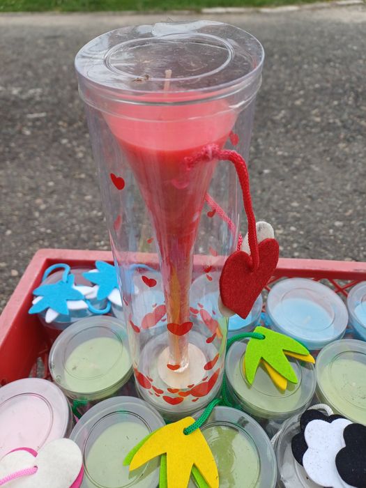 Nowe świece woskowe i żelowe