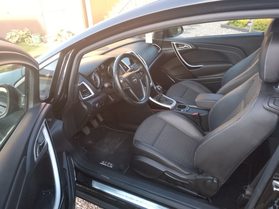 Opel Astra GTC 2.0  sprzedam