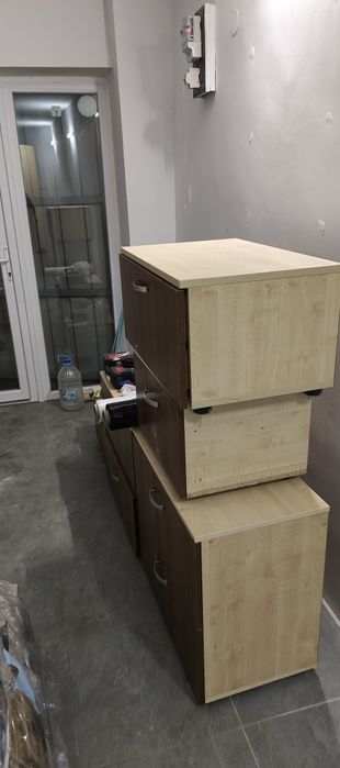 Меблі для магазину та дому.